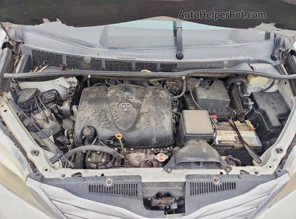 5TDYZ3DC0HS849245 2017 TOYOTA SIENNA White Widok komory silnika