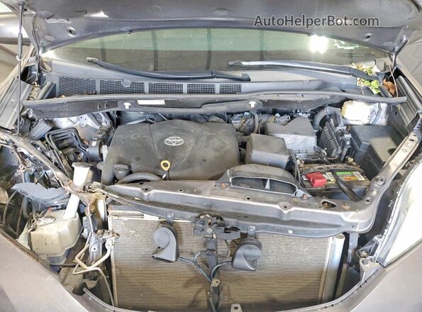 5TDYZ3DC0HS893407 2017 TOYOTA SIENNA Gray Вид задньої частини салону