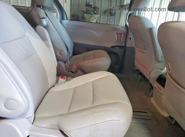 5TDYZ3DC0HS893407 2017 TOYOTA SIENNA Gray Вид задніх сидінь