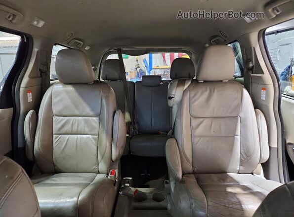 5TDYZ3DC0HS893584 2017 TOYOTA SIENNA White უკანა სავარძლების ხედი