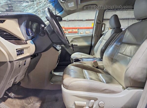 5TDYZ3DC0HS893584 2017 TOYOTA SIENNA White წინა სალონის ხედი