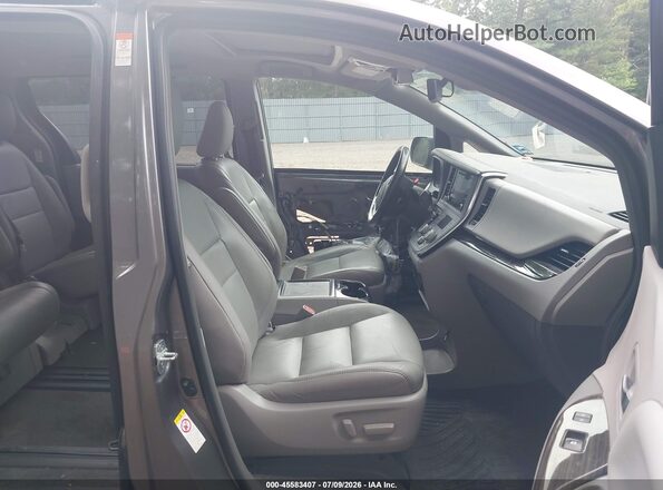 5TDYZ3DC0JS949223 2018 TOYOTA SIENNA Gray Widok wnętrza z przodu