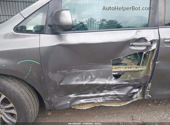 5TDYZ3DC0JS949223 2018 TOYOTA SIENNA Gray Widok z przodu