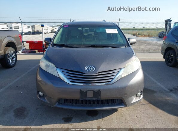 5TDYZ3DC1HS814133 2017 TOYOTA SIENNA Gray Widok zestawu wskaźników
