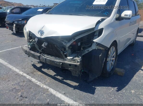 5TDYZ3DC1HS840876 2017 TOYOTA SIENNA Белый Вид спереди
