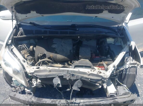5TDYZ3DC1HS840876 2017 TOYOTA SIENNA Белый Вид сзади