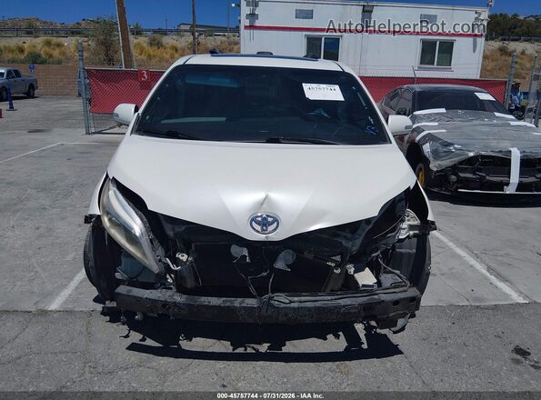 5TDYZ3DC1HS840876 2017 TOYOTA SIENNA Белый Вид задней части салона