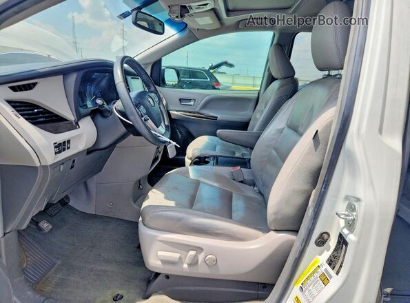 5TDYZ3DC1HS878768 2017 TOYOTA SIENNA White Սալոնի դիմացի տեսք