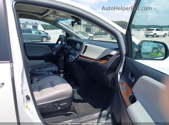 5TDYZ3DC2HS833418 2017 TOYOTA SIENNA White წინა სალონის ხედი