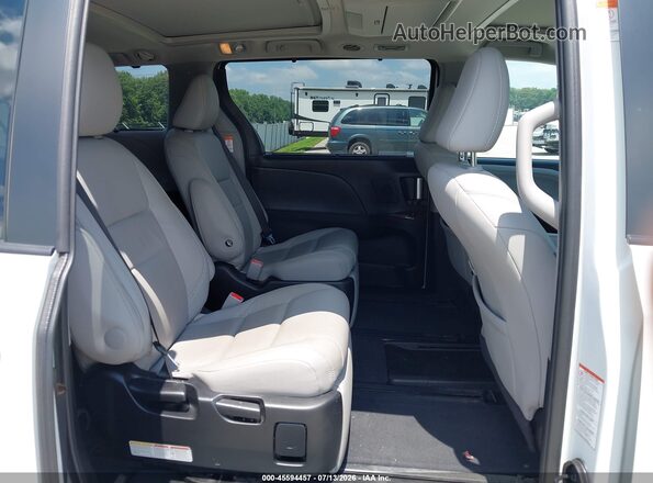 5TDYZ3DC2HS833418 2017 TOYOTA SIENNA White VIN კოდის სტიკერის ხედი