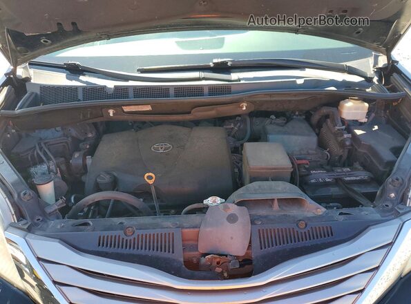 5TDYZ3DC2HS835119 2017 TOYOTA SIENNA Black Widok komory silnika