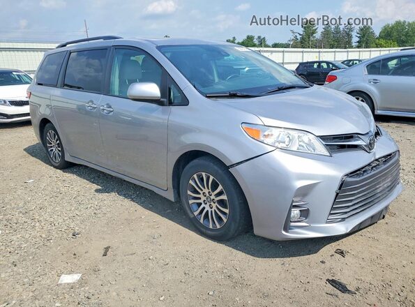 5TDYZ3DC2JS910813 2018 TOYOTA SIENNA Silver Delantero derecho