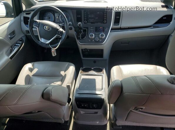 5TDYZ3DC2JS910813 2018 TOYOTA SIENNA Silver Vista del salpicadero