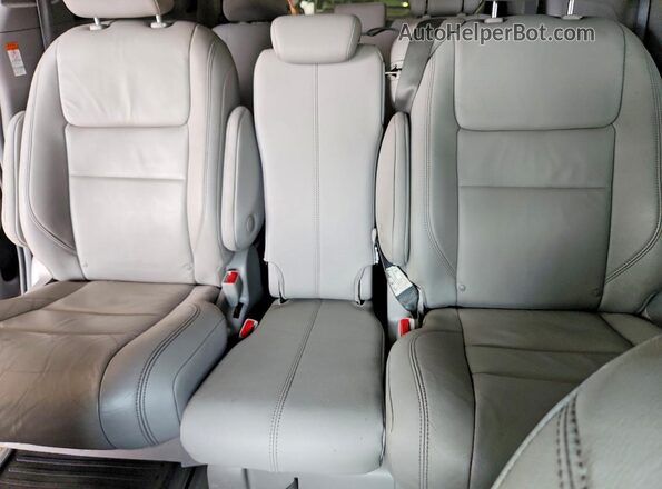 5TDYZ3DC2JS944783 2018 TOYOTA SIENNA Gray Widok tylnych siedzeń