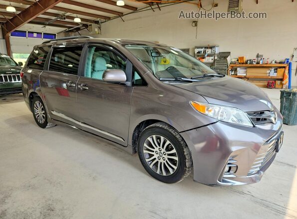5TDYZ3DC2JS944783 2018 TOYOTA SIENNA Gray Przód prawy
