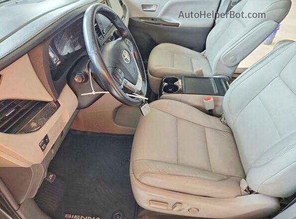 5TDYZ3DC2JS944783 2018 TOYOTA SIENNA Gray Widok wnętrza z przodu