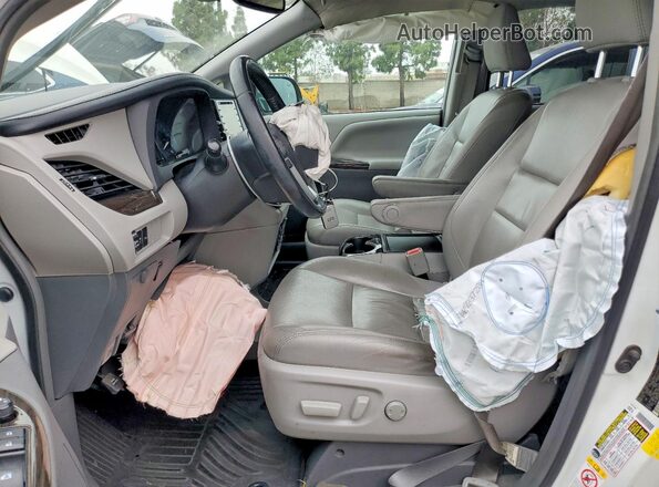 5TDYZ3DC2KS966431 2019 TOYOTA SIENNA White წინა სალონის ხედი