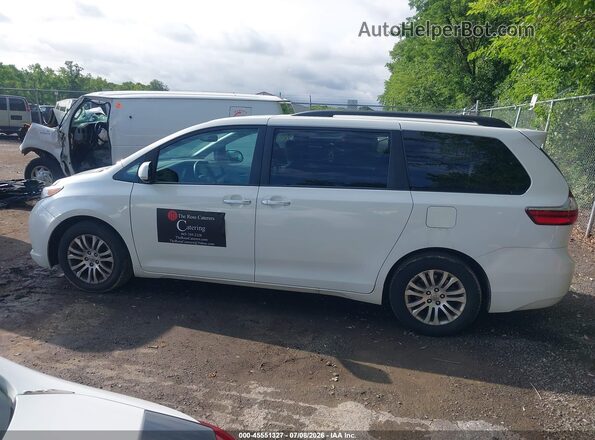 5TDYZ3DC3HS858148 2017 TOYOTA SIENNA White 360 interior view