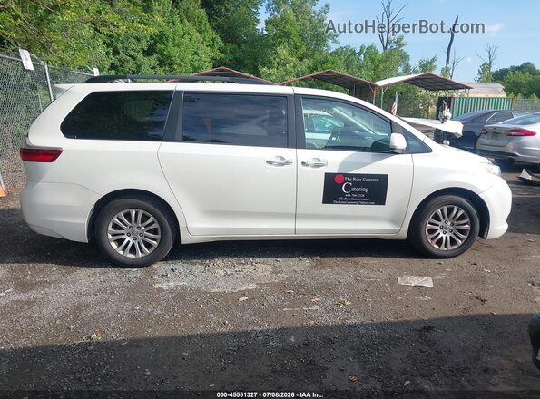 5TDYZ3DC3HS858148 2017 TOYOTA SIENNA White Rear interior view