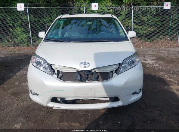 5TDYZ3DC3HS858148 2017 TOYOTA SIENNA White Instrument cluster view