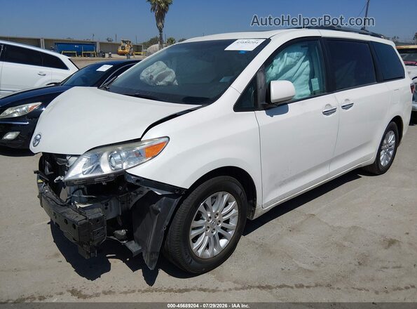 5TDYZ3DC3HS863169 2017 TOYOTA SIENNA White Przód lewy