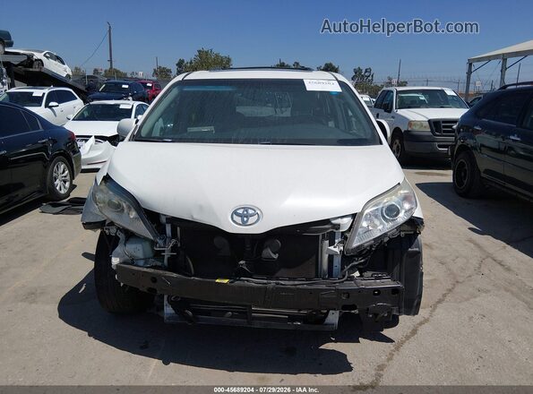 5TDYZ3DC3HS863169 2017 TOYOTA SIENNA White Widok wnętrza z tyłu