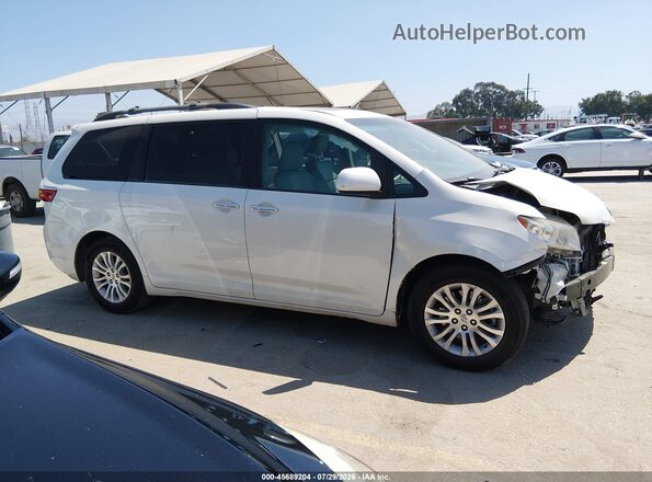 5TDYZ3DC3HS863169 2017 TOYOTA SIENNA White Widok wnętrza 360 stopni