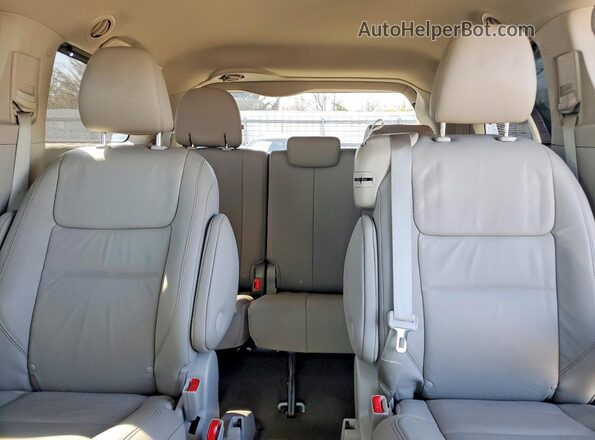 5TDYZ3DC3HS894521 2017 TOYOTA SIENNA White Rear seats view