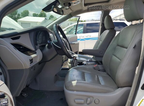 5TDYZ3DC3JS910058 2018 TOYOTA SIENNA White Widok wnętrza z przodu