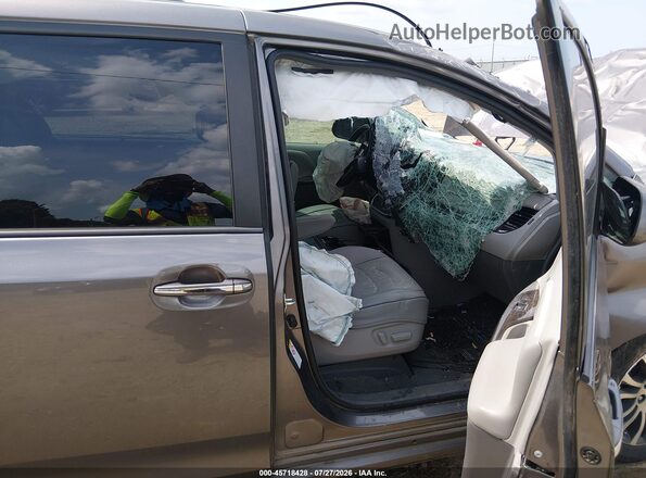 5TDYZ3DC3JS951998 2018 TOYOTA SIENNA Gray Front interior view
