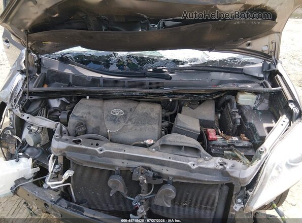 5TDYZ3DC3JS951998 2018 TOYOTA SIENNA Gray Rear view