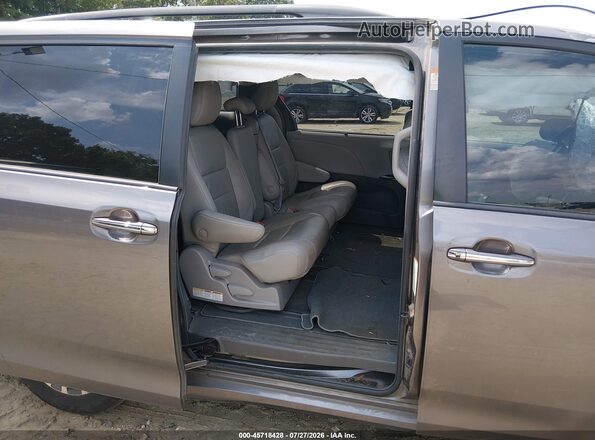 5TDYZ3DC3JS951998 2018 TOYOTA SIENNA Gray VIN sticker view
