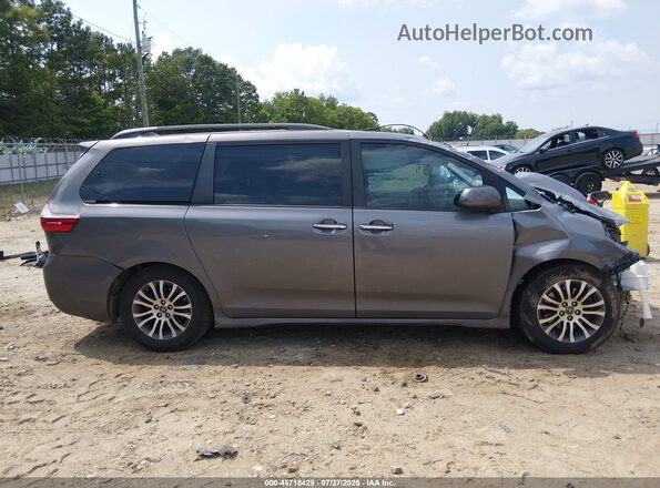 5TDYZ3DC3JS951998 2018 TOYOTA SIENNA Gray Rear interior view