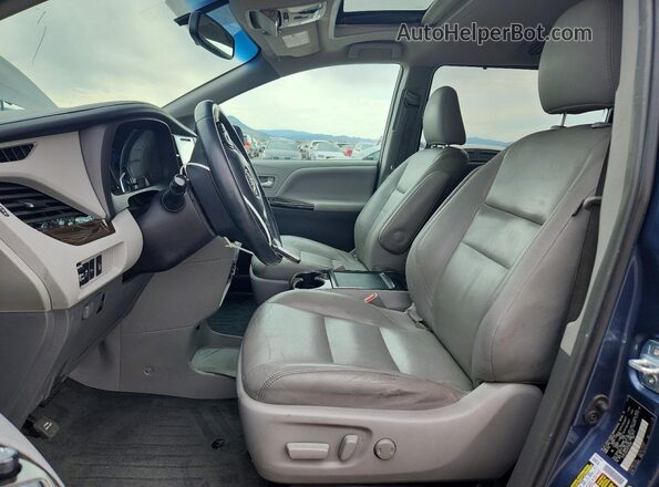 5TDYZ3DC4HS799398 2017 TOYOTA SIENNA Blue წინა სალონის ხედი