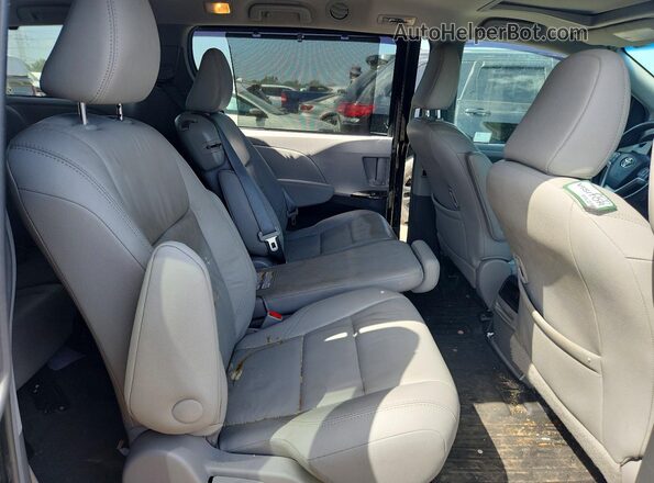 5TDYZ3DC4HS831301 2017 TOYOTA SIENNA Черный Вид задней части салона
