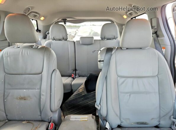 5TDYZ3DC4HS831301 2017 TOYOTA SIENNA Черный Вид задних сидений