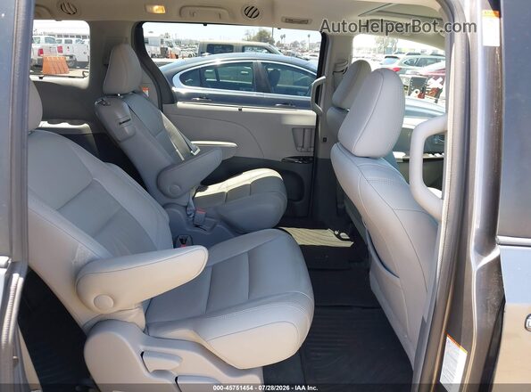 5TDYZ3DC4HS875542 2017 TOYOTA SIENNA Gray VIN კოდის სტიკერის ხედი