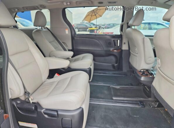 5TDYZ3DC4HS891577 2017 TOYOTA SIENNA Black Widok wnętrza z tyłu