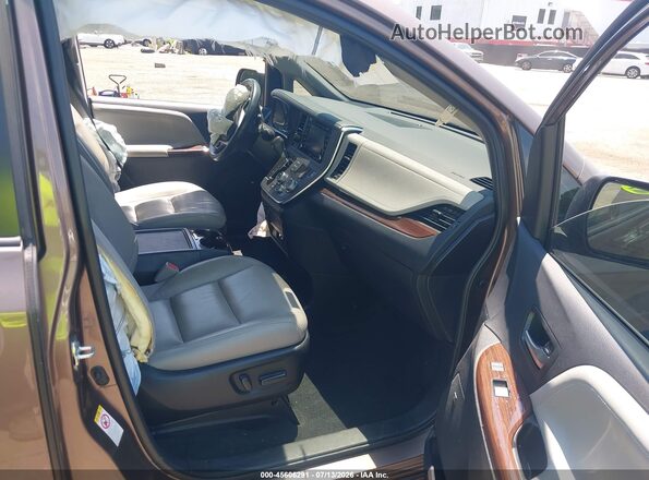 5TDYZ3DC4JS948947 2018 TOYOTA SIENNA Brown Widok wnętrza z przodu