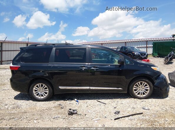 5TDYZ3DC5HS770783 2017 TOYOTA SIENNA Black Rear interior view