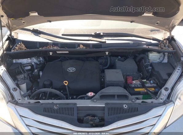 5TDYZ3DC5HS788409 2017 TOYOTA SIENNA Silver უკანა ხედი