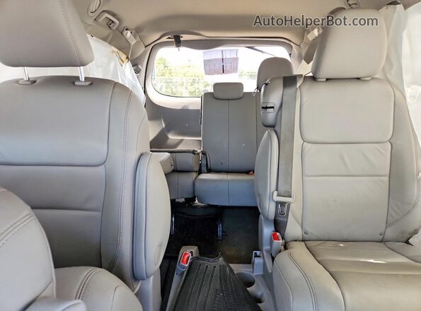 5TDYZ3DC5HS875906 2017 TOYOTA SIENNA Burgundy Вид задньої частини салону