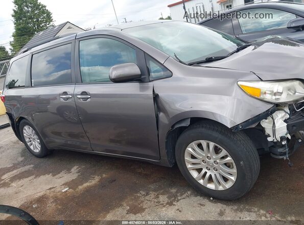 5TDYZ3DC5HS892298 2017 TOYOTA SIENNA Gray Widok wnętrza z tyłu