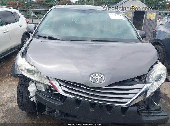 5TDYZ3DC5HS892298 2017 TOYOTA SIENNA Gray Widok z przodu