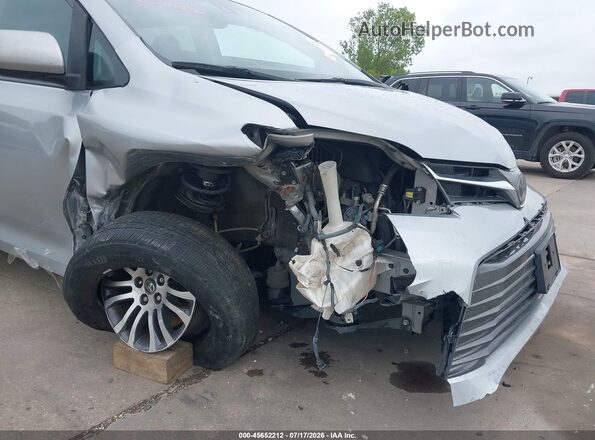 5TDYZ3DC5JS939819 2018 TOYOTA SIENNA Silver 