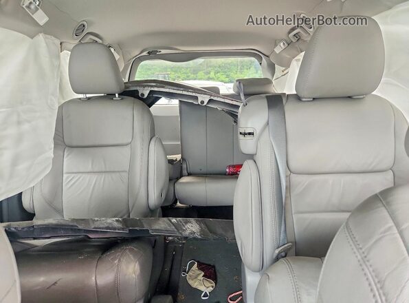 5TDYZ3DC6HS851405 2017 TOYOTA SIENNA Silver Widok tylnych siedzeń