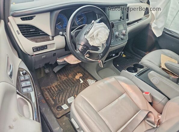 5TDYZ3DC6HS851405 2017 TOYOTA SIENNA Silver Widok deski rozdzielczej