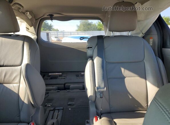 5TDYZ3DC7HS766766 2017 TOYOTA SIENNA White Vista de los asientos traseros