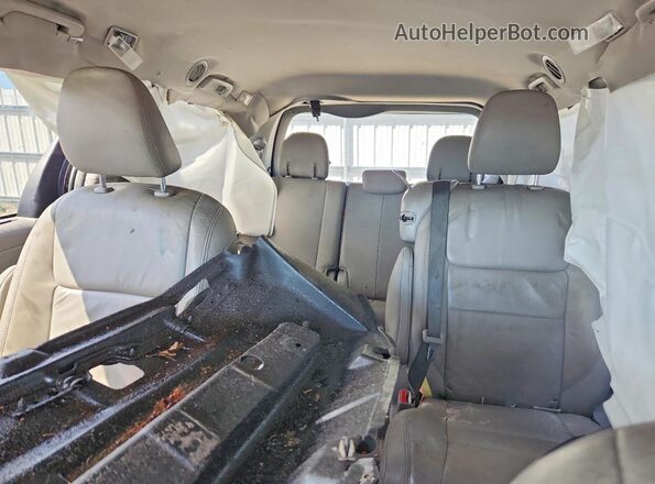 5TDYZ3DC7HS852322 2017 TOYOTA SIENNA Blue Rear seats view