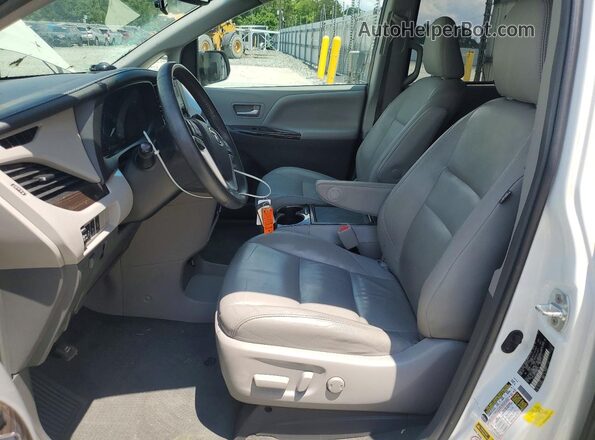 5TDYZ3DC7HS856483 2017 TOYOTA SIENNA White Սալոնի դիմացի տեսք